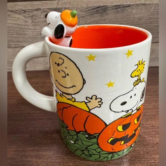 Super Cute Charlie Brown & Friends  in a Pumpkin 🎃 patch  MUG - NEW - Picture 8 of 11